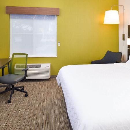 Holiday Inn Express Wixom By Ihg מראה חיצוני תמונה