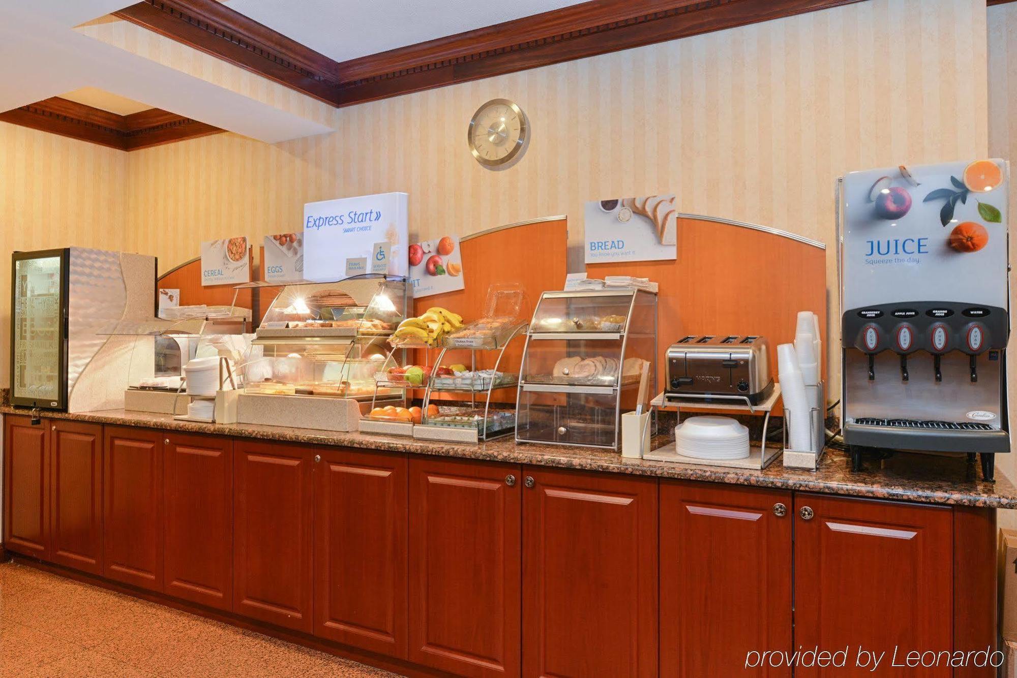 Holiday Inn Express Wixom By Ihg מראה חיצוני תמונה