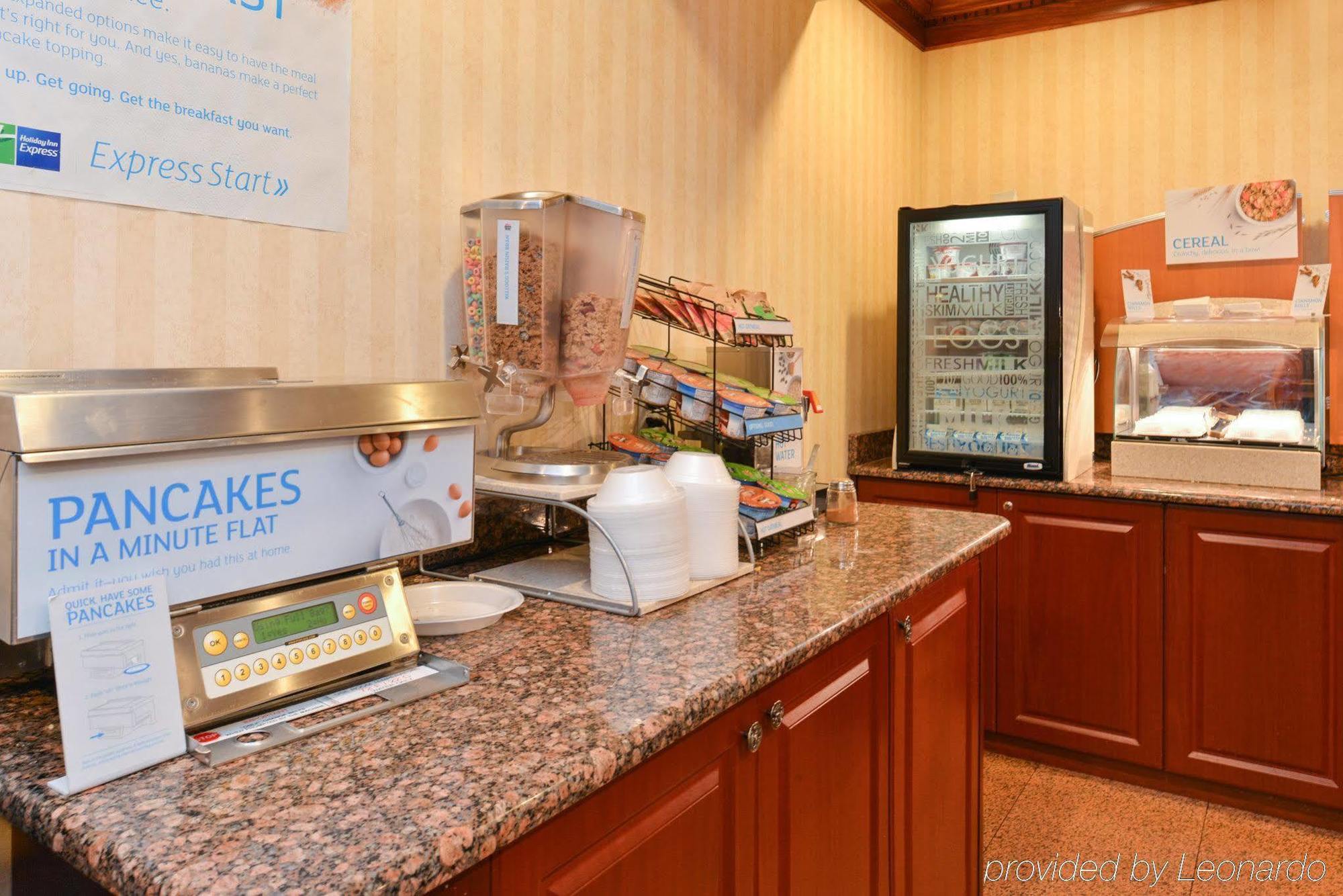 Holiday Inn Express Wixom By Ihg מראה חיצוני תמונה